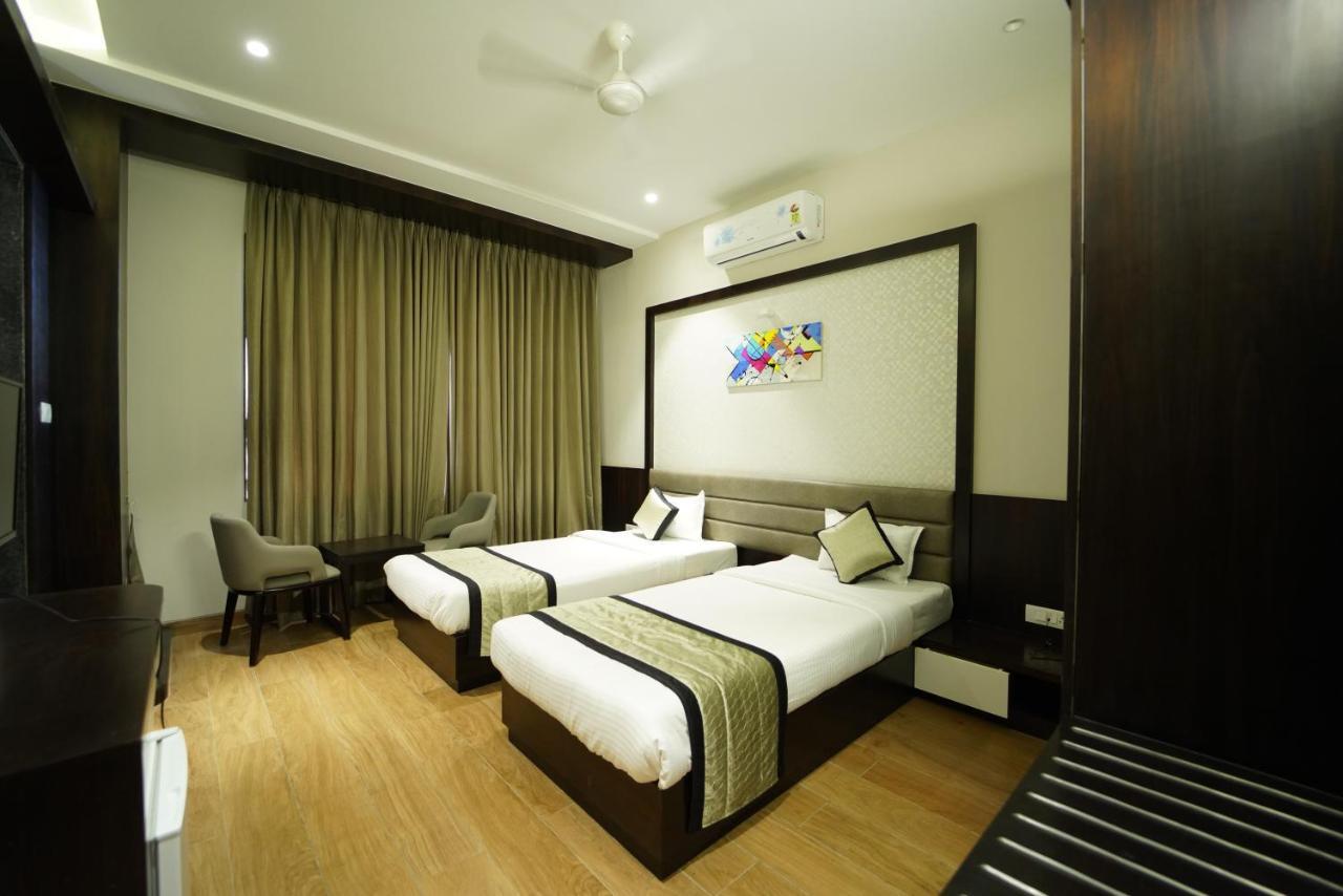 Hotel The Royal Inn Baramati Экстерьер фото