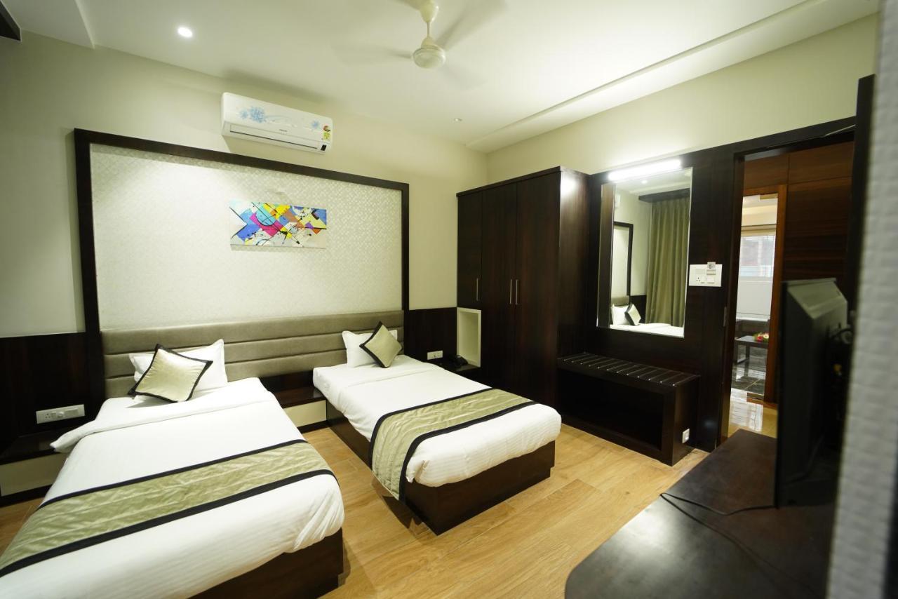 Hotel The Royal Inn Baramati Экстерьер фото